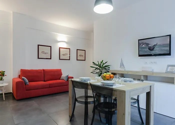 Home Holiday Lovely Apartment