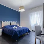 Home Holiday Lovely Apartment